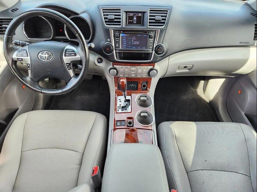 used 2013 Toyota Highlander car, priced at $8,995
