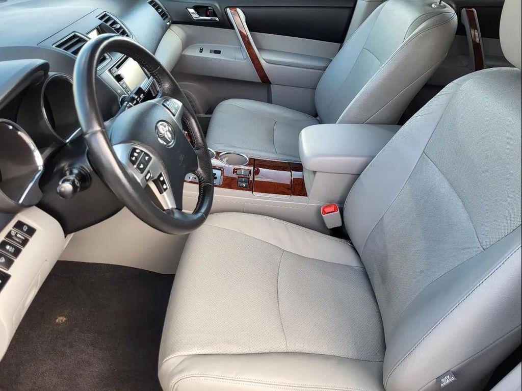 used 2013 Toyota Highlander car, priced at $17,995