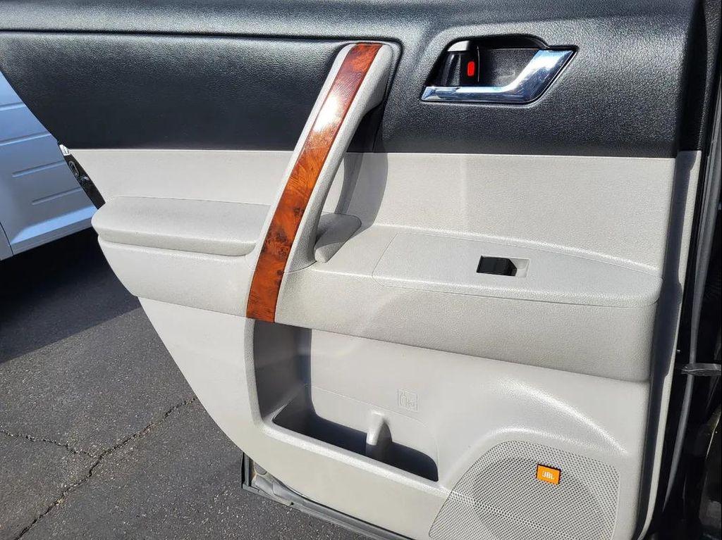 used 2013 Toyota Highlander car, priced at $17,995
