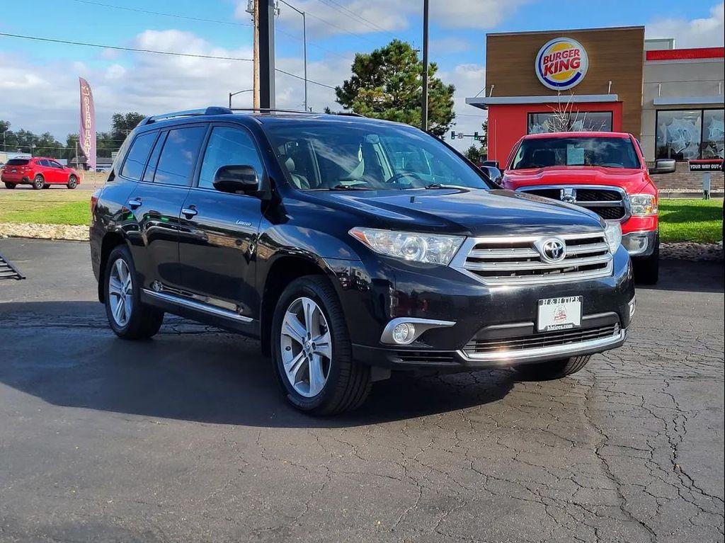 used 2013 Toyota Highlander car, priced at $17,995
