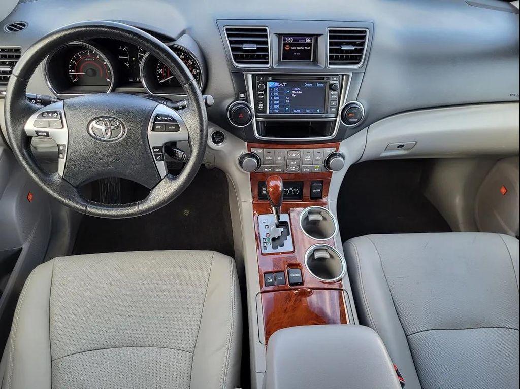 used 2013 Toyota Highlander car, priced at $17,995