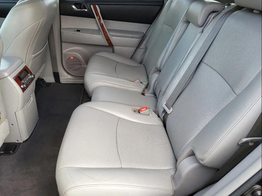 used 2013 Toyota Highlander car, priced at $17,995
