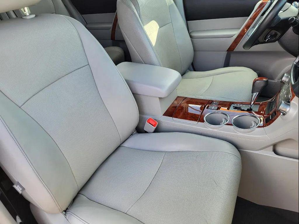 used 2013 Toyota Highlander car, priced at $17,995