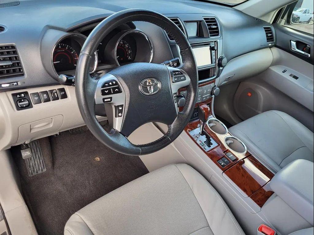 used 2013 Toyota Highlander car, priced at $17,995