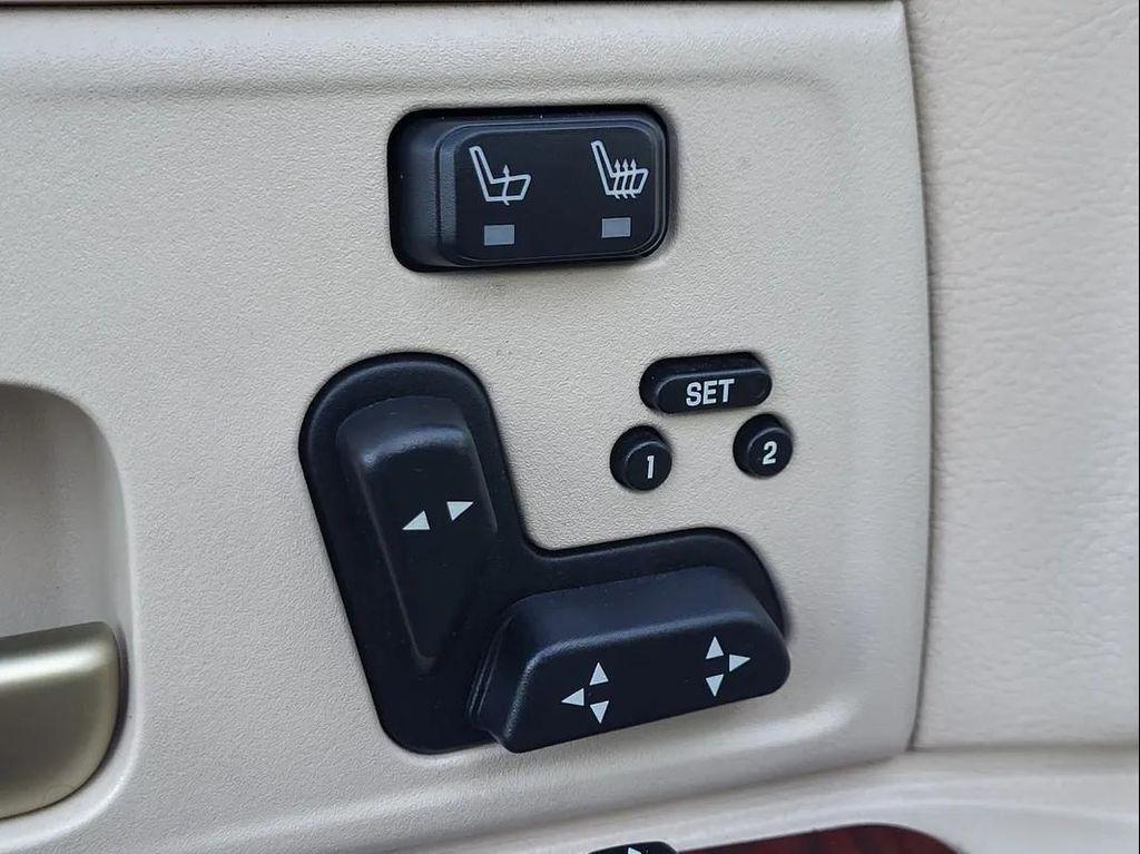 used 2004 Lincoln Town Car car, priced at $6,995