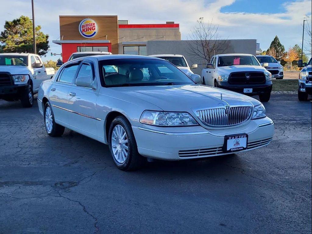 used 2004 Lincoln Town Car car, priced at $6,995
