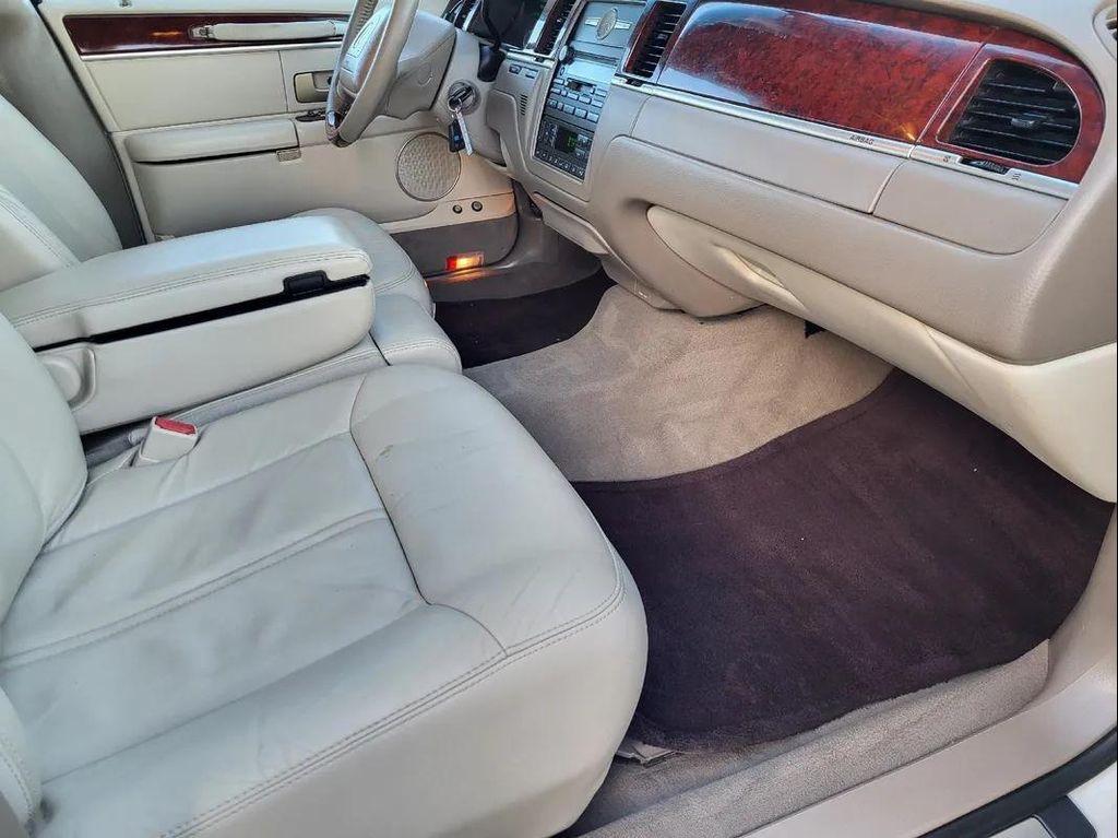 used 2004 Lincoln Town Car car, priced at $6,995