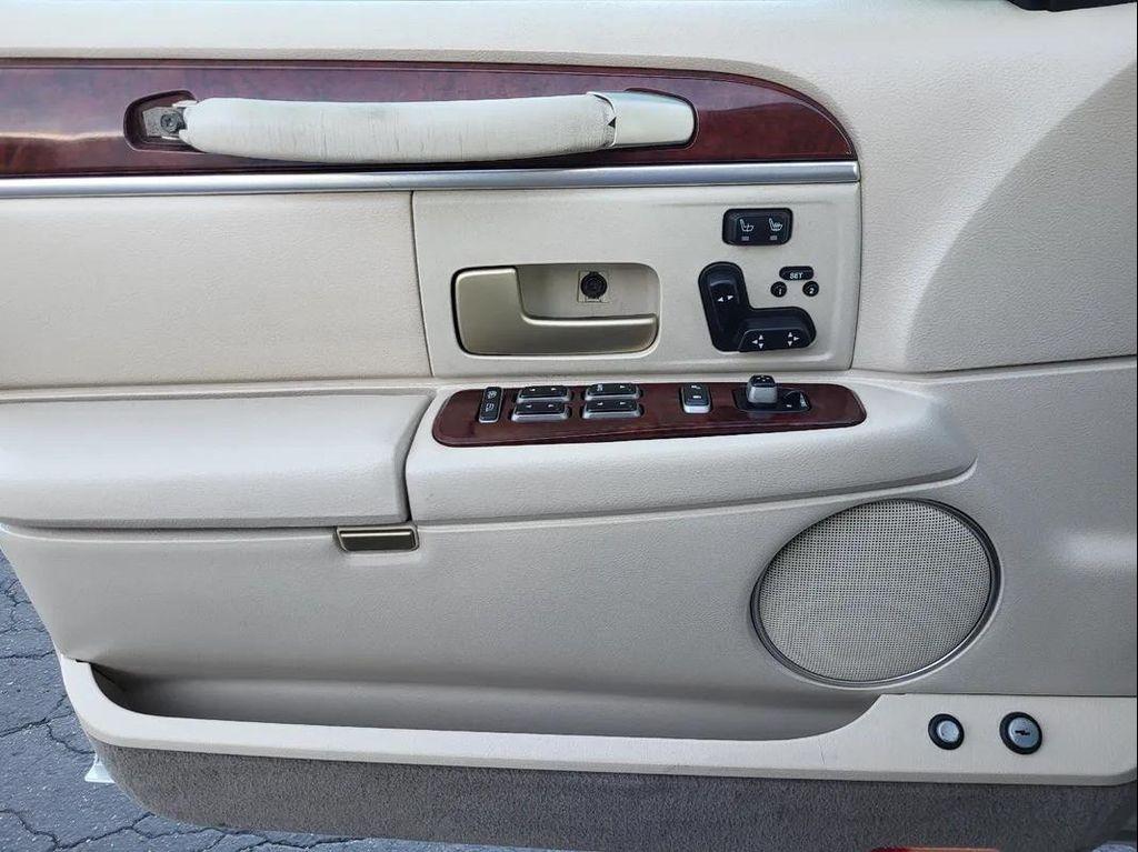 used 2004 Lincoln Town Car car, priced at $6,995