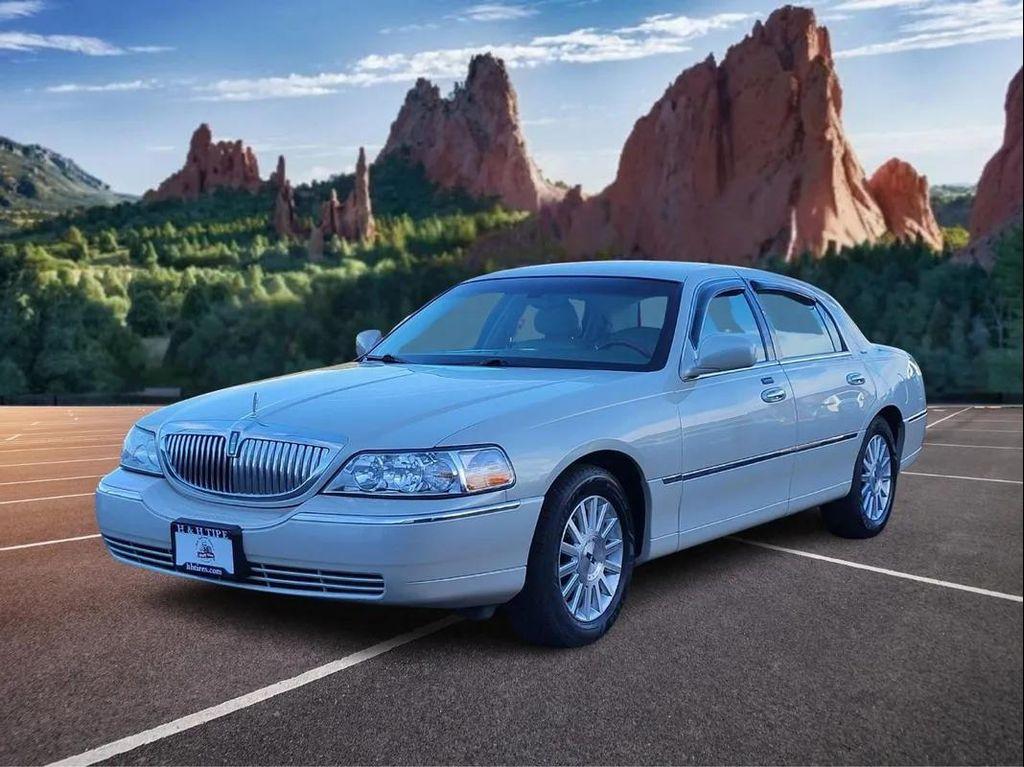 used 2004 Lincoln Town Car car, priced at $6,995