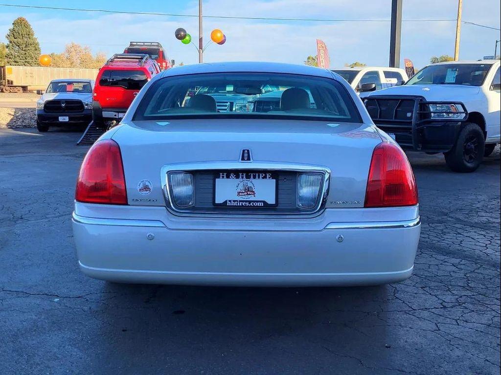 used 2004 Lincoln Town Car car, priced at $6,995