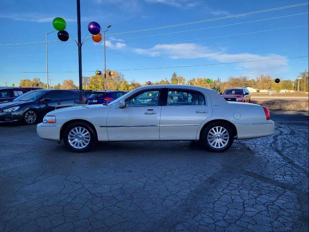 used 2004 Lincoln Town Car car, priced at $6,995