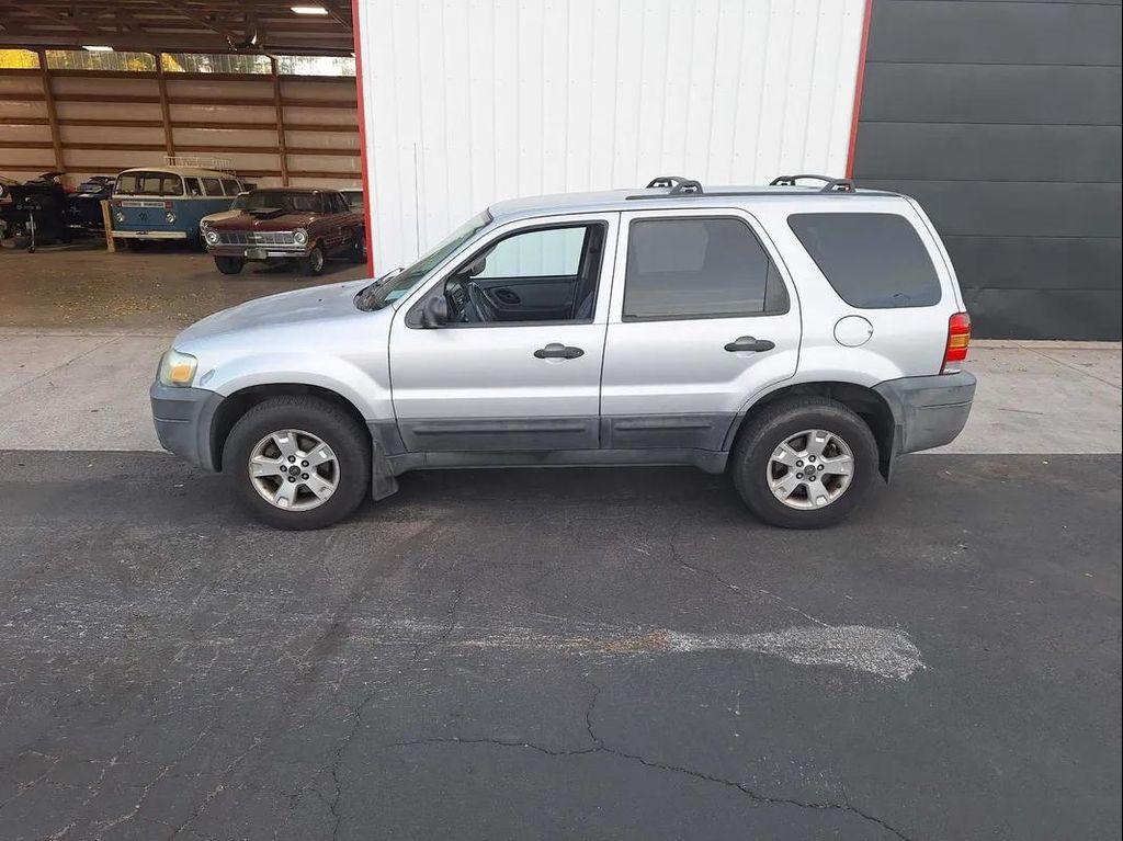 used 2005 Ford Escape car, priced at $995