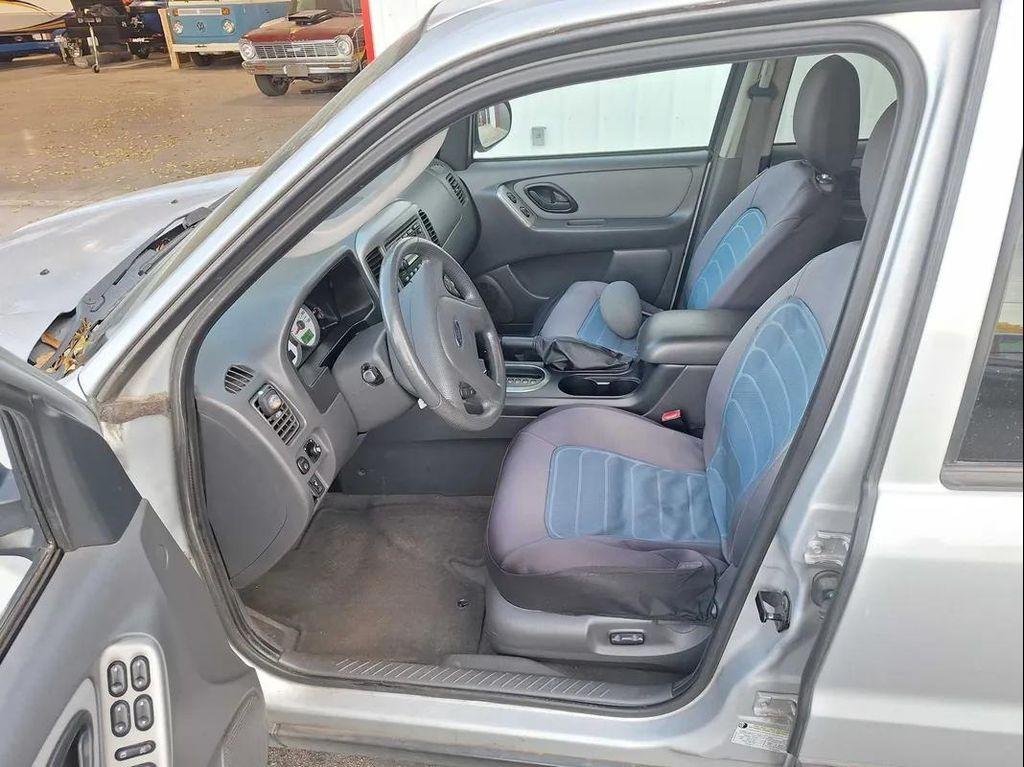 used 2005 Ford Escape car, priced at $995