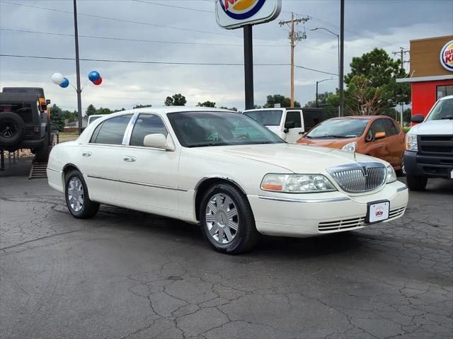 used 2004 Lincoln Town Car car, priced at $3,995