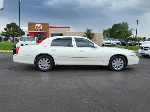 used 2004 Lincoln Town Car car, priced at $3,995