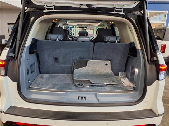 used 2024 Lincoln Navigator car, priced at $95,995