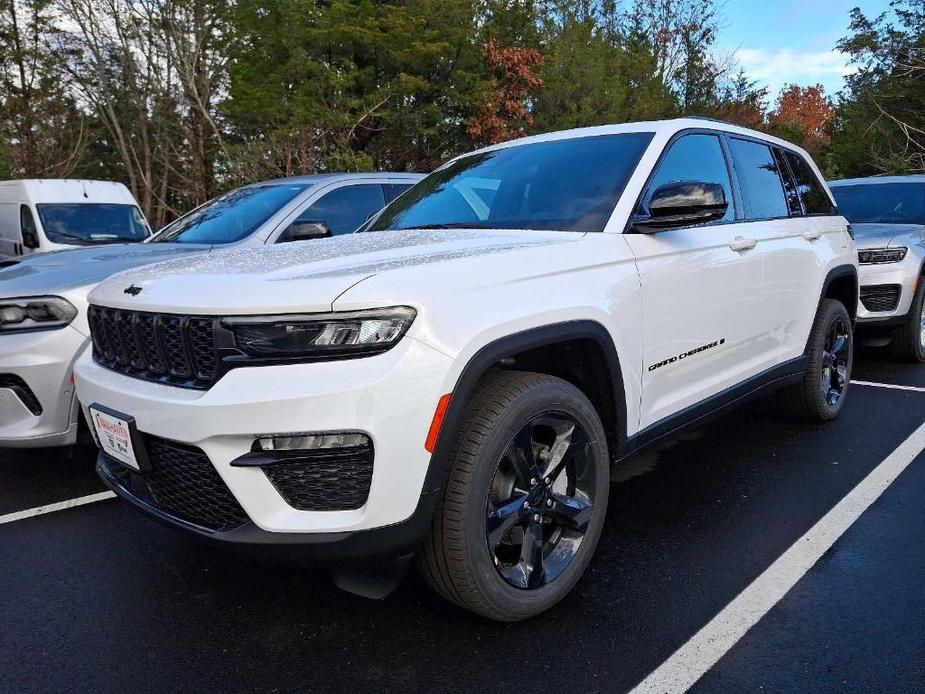 new 2025 Jeep Grand Cherokee car, priced at $50,440