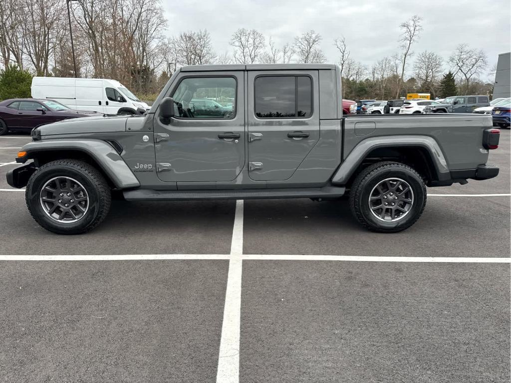 used 2021 Jeep Gladiator car, priced at $32,472