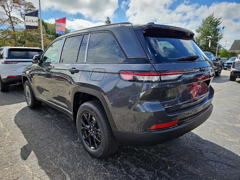 new 2025 Jeep Grand Cherokee car, priced at $45,030