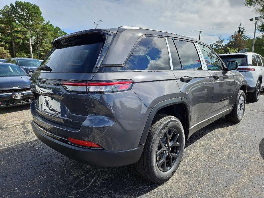 new 2025 Jeep Grand Cherokee car, priced at $45,030