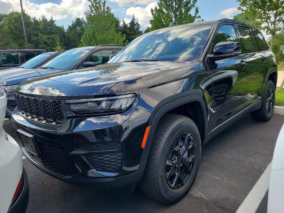 new 2024 Jeep Grand Cherokee car, priced at $47,030