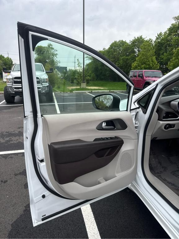 used 2017 Chrysler Pacifica car, priced at $12,972