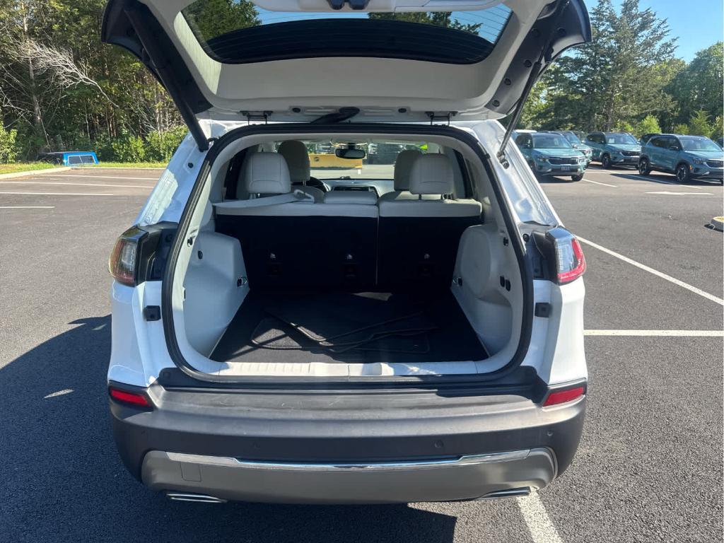 used 2019 Jeep Cherokee car, priced at $18,972