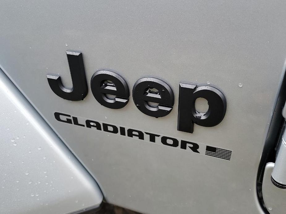 new 2024 Jeep Gladiator car, priced at $48,245