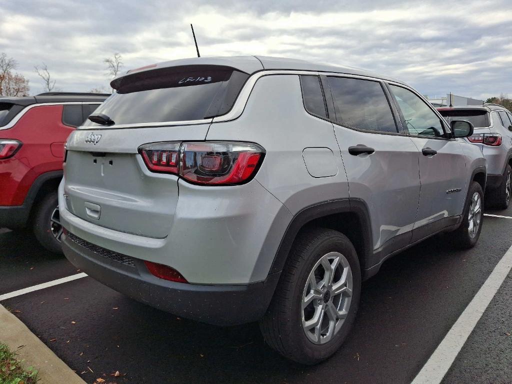 new 2025 Jeep Compass car, priced at $28,090