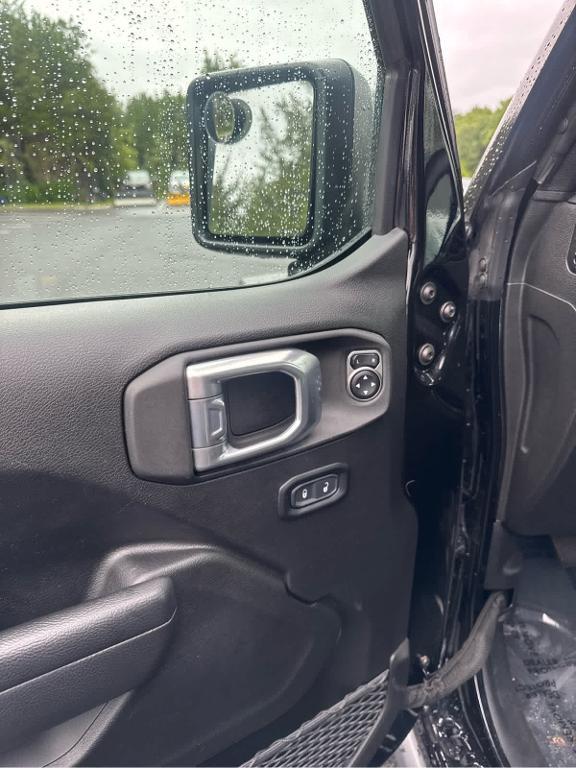 used 2022 Jeep Wrangler Unlimited car, priced at $37,972