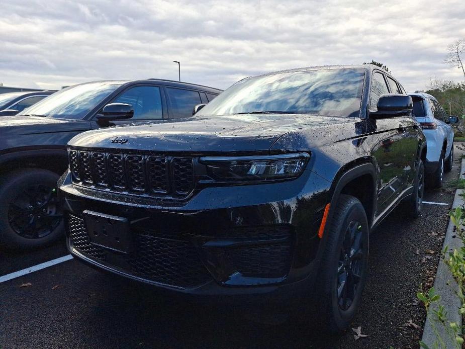 new 2025 Jeep Grand Cherokee car, priced at $46,025