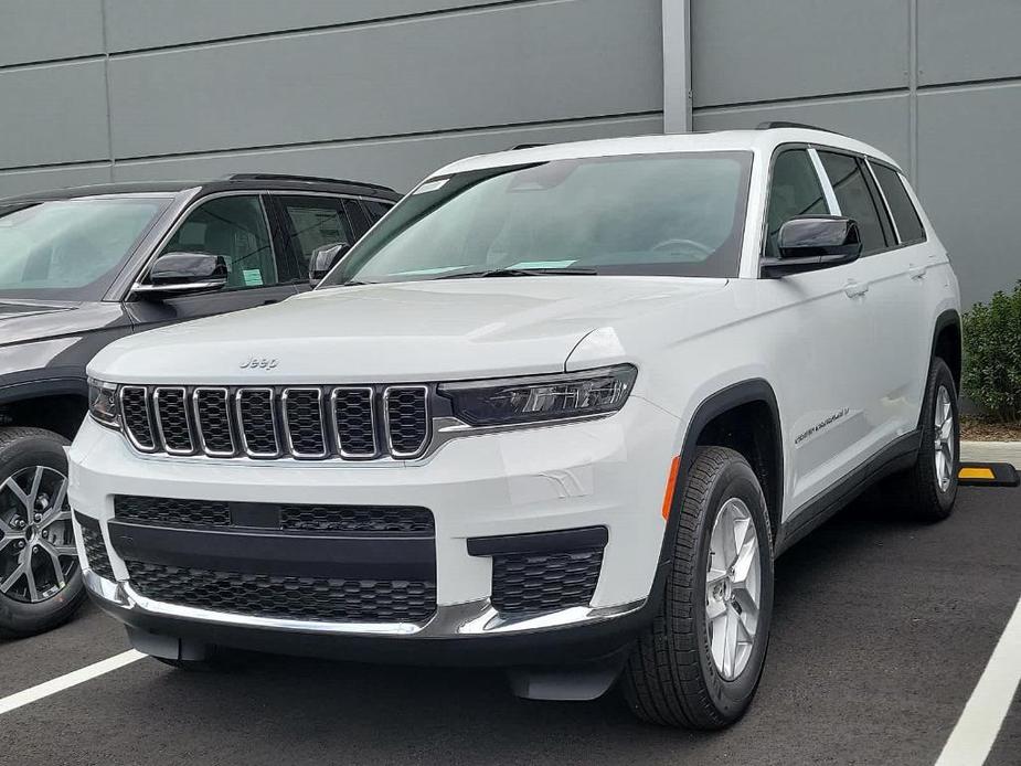 new 2024 Jeep Grand Cherokee L car, priced at $38,158