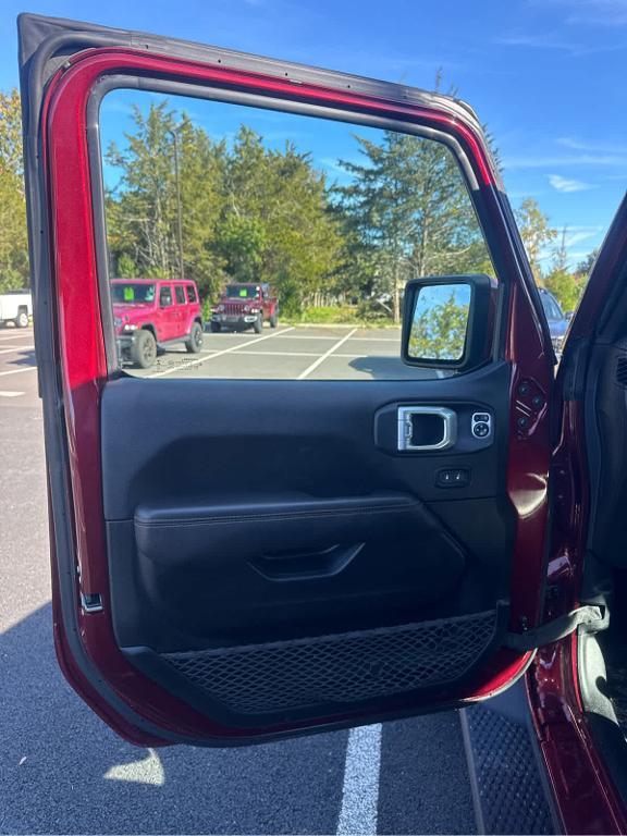 used 2021 Jeep Wrangler Unlimited car, priced at $35,972