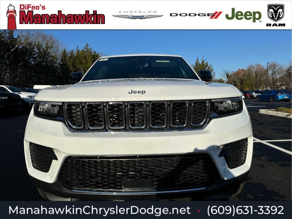 new 2025 Jeep Grand Cherokee car, priced at $40,375