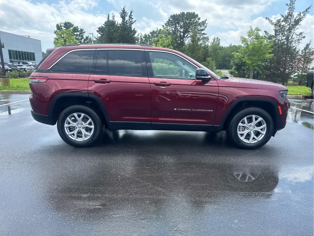 used 2022 Jeep Grand Cherokee car, priced at $33,572