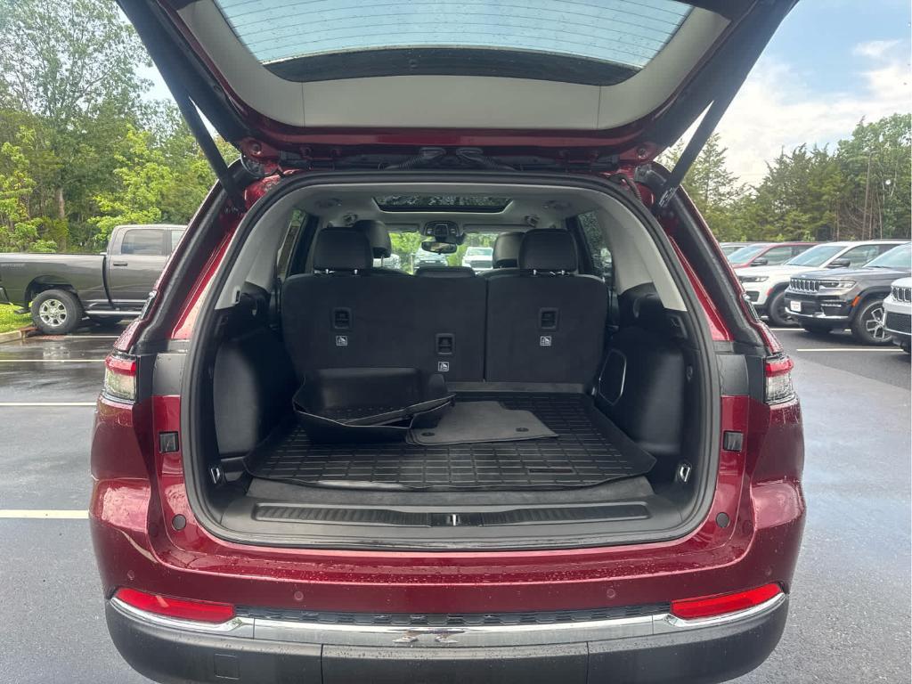 used 2022 Jeep Grand Cherokee car, priced at $33,572