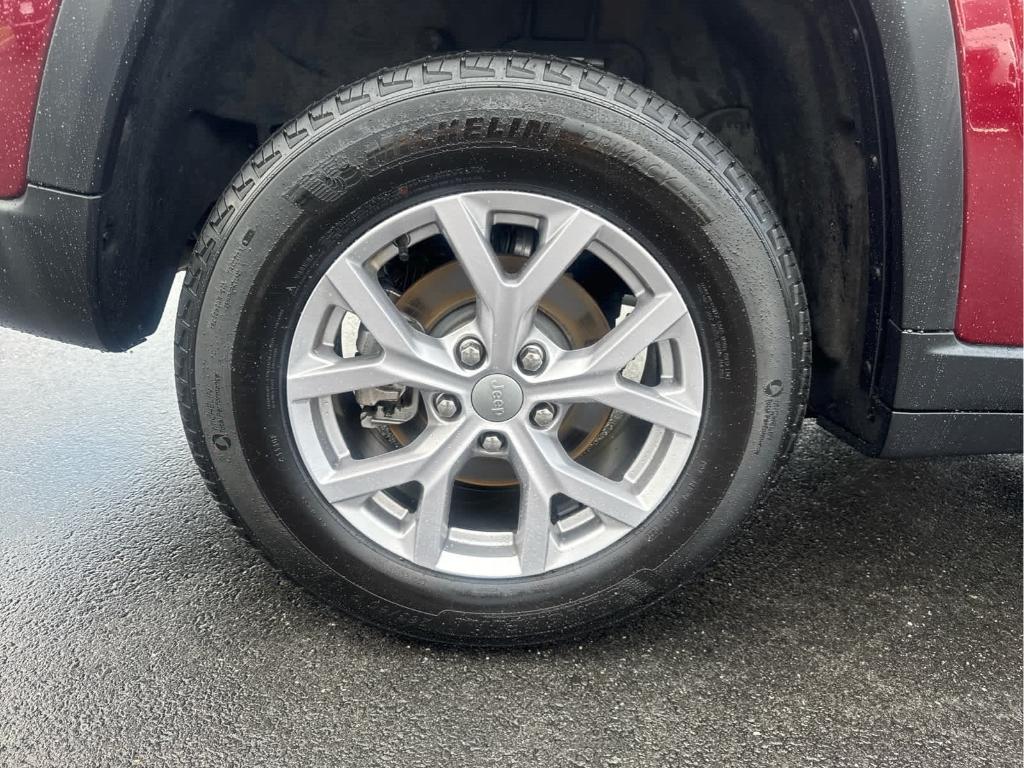 used 2022 Jeep Grand Cherokee car, priced at $33,572
