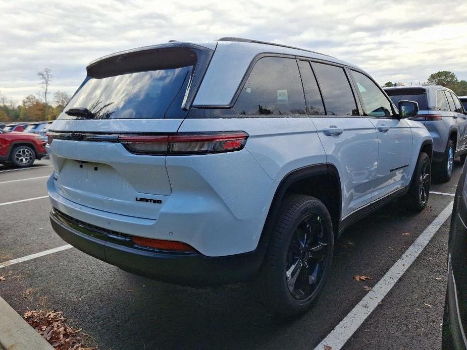 new 2025 Jeep Grand Cherokee car, priced at $53,365