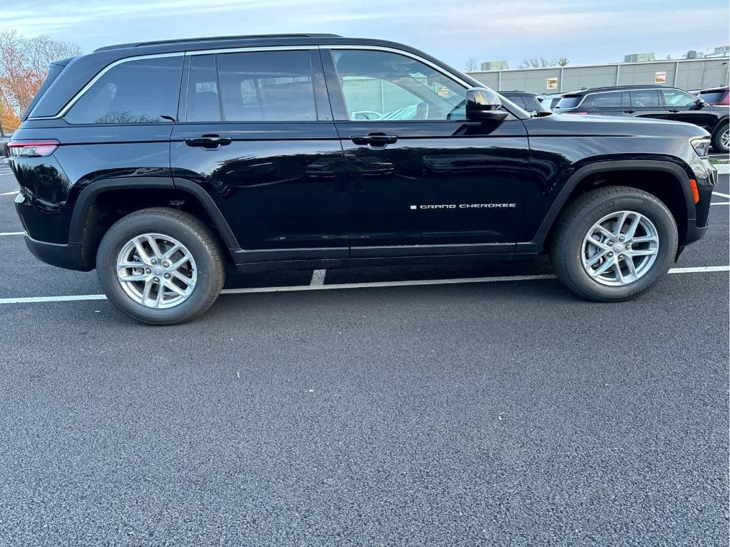 new 2025 Jeep Grand Cherokee car, priced at $41,470