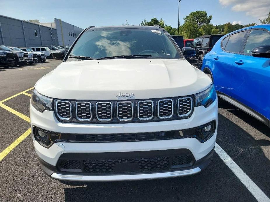 new 2025 Jeep Compass car, priced at $33,040