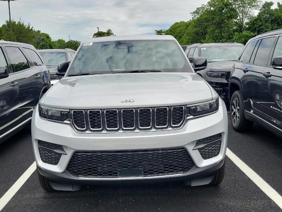 new 2024 Jeep Grand Cherokee car, priced at $40,175