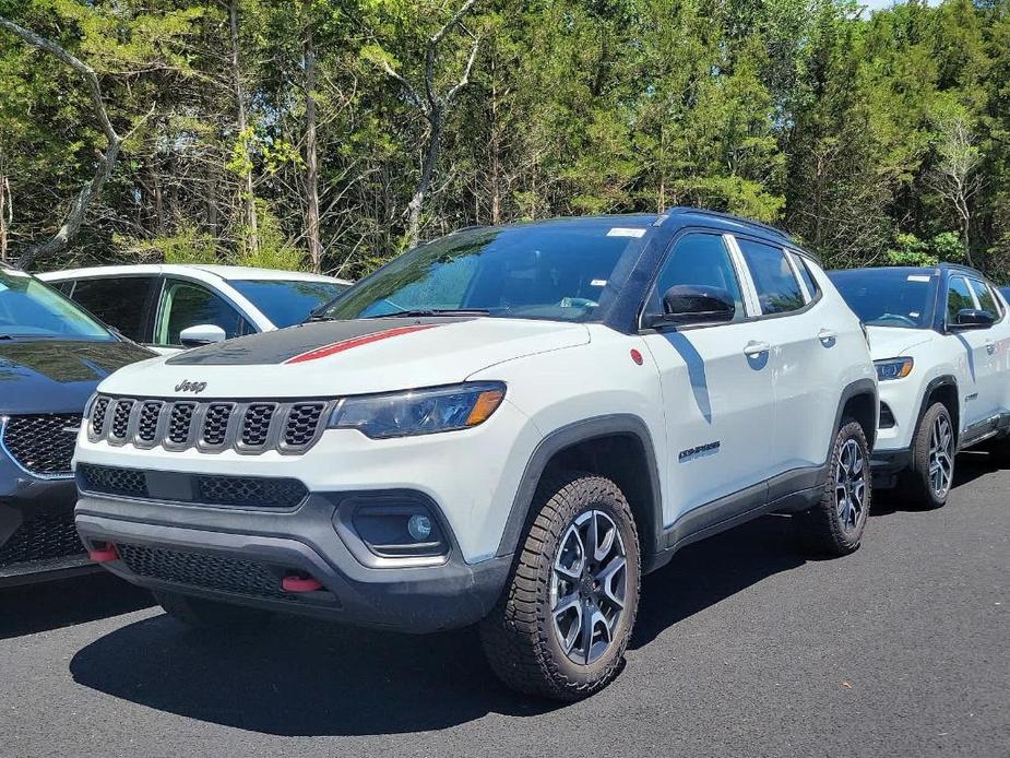 new 2024 Jeep Compass car, priced at $29,318