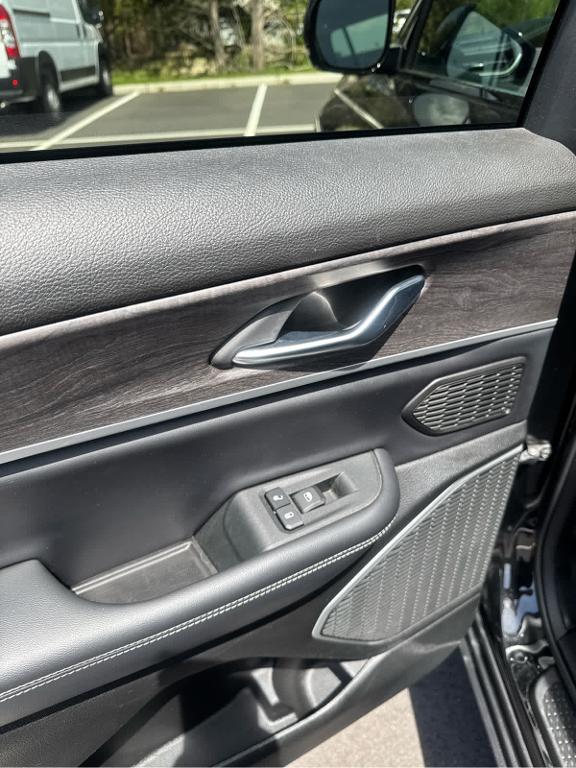 used 2021 Jeep Grand Cherokee L car, priced at $29,672