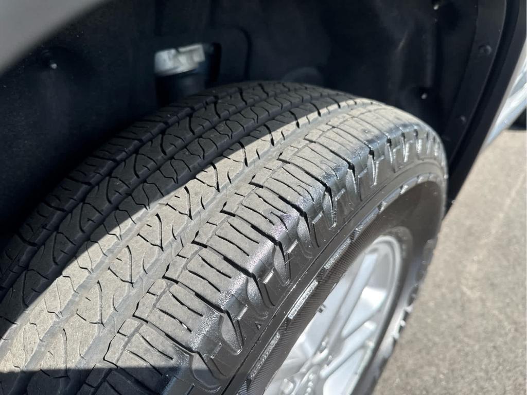 used 2023 Jeep Grand Cherokee car, priced at $29,772