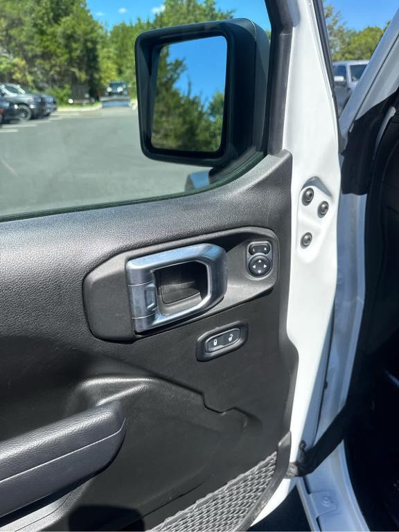 used 2022 Jeep Wrangler Unlimited car, priced at $33,972