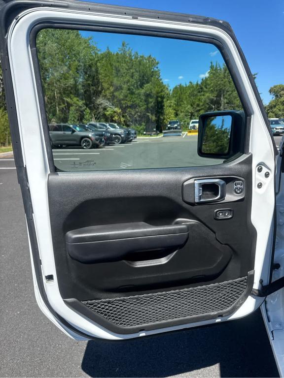 used 2022 Jeep Wrangler Unlimited car, priced at $33,972