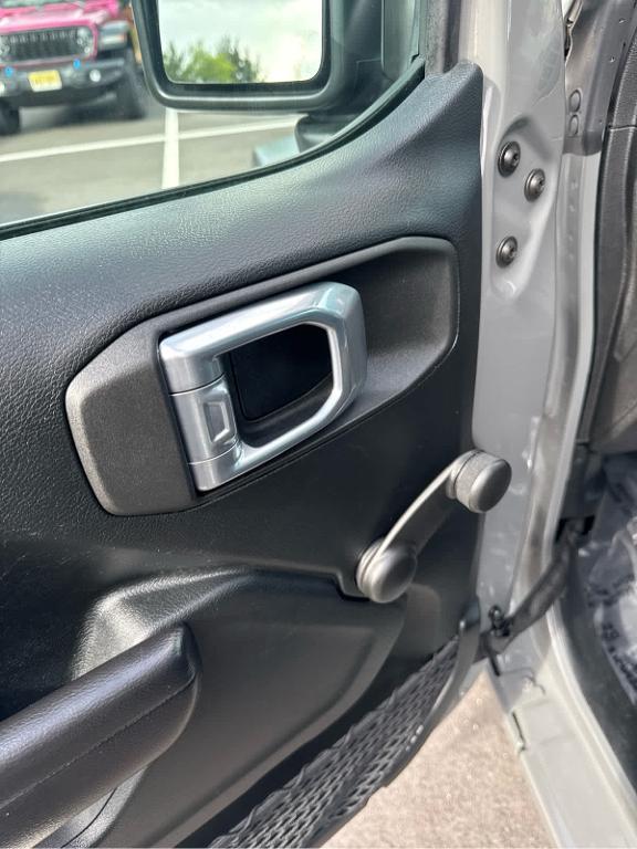 used 2021 Jeep Wrangler Unlimited car, priced at $24,472