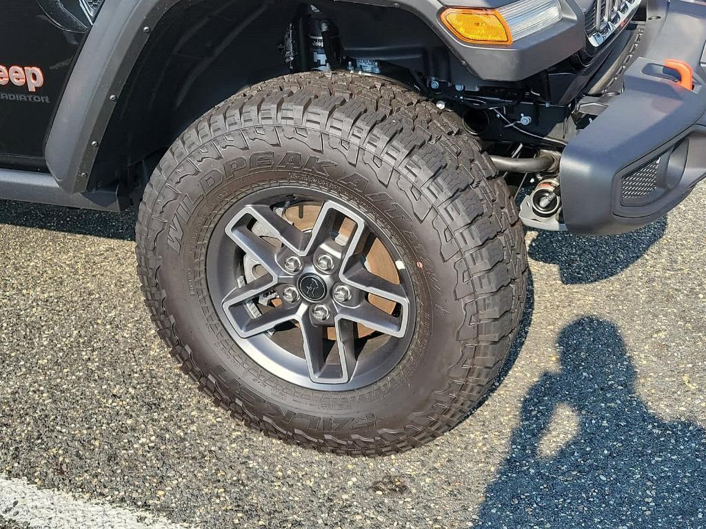 new 2024 Jeep Gladiator car, priced at $50,333