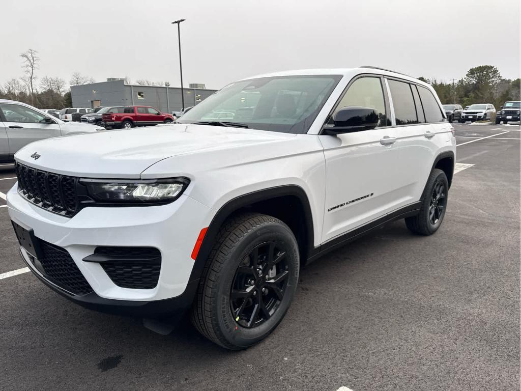 new 2025 Jeep Grand Cherokee car, priced at $44,430