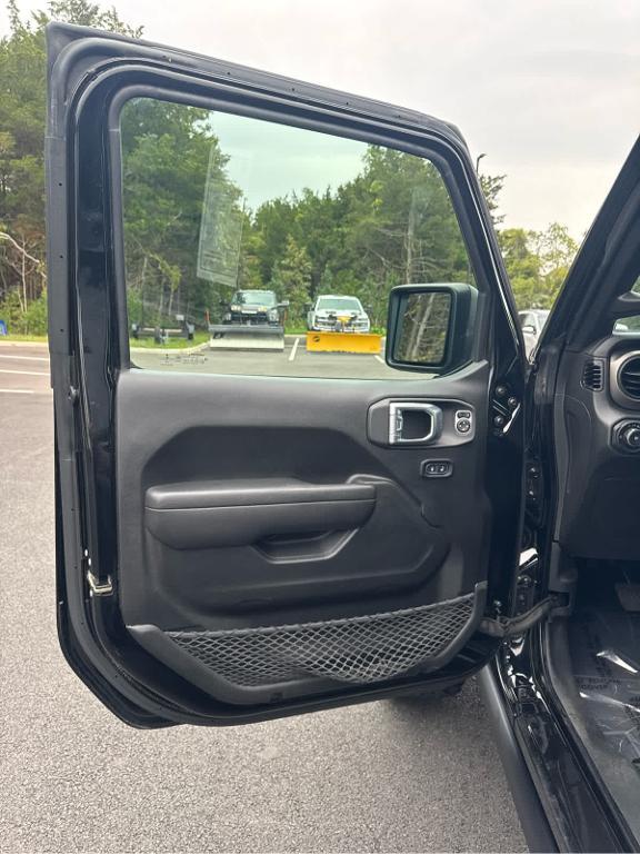 used 2022 Jeep Wrangler Unlimited car, priced at $34,872